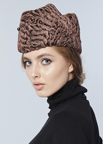 Женская шапка из каракульчи